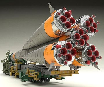 1/150プラスチックモデル ソユーズロケット＋搬送列車